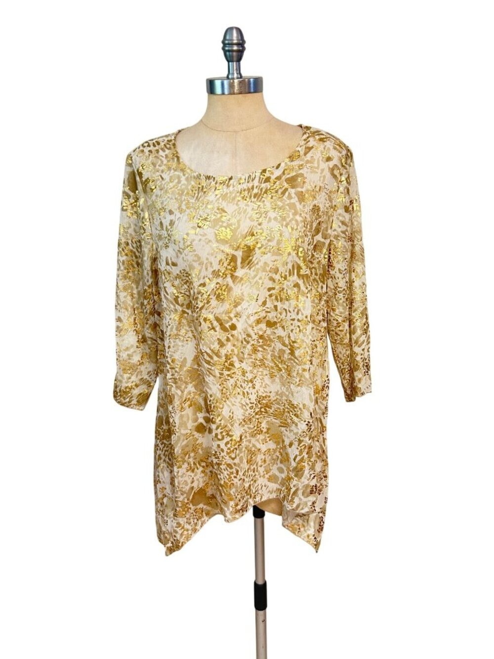 Chico's Travelers Collection Golden Animal Foil Top 1 Medium NWT